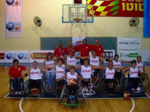 135837246804640-3colHdn