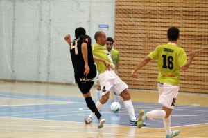 Disparo de Marc Tolrà para los navarros