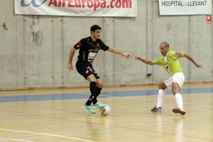 Vadillo presiona a Marc Tolrà