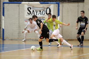 Vega en una acción del partido ante Magna Navarra