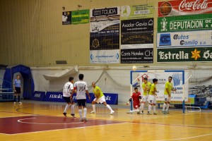 Momento del partido entre O Parrulo y Hospital de Llevant