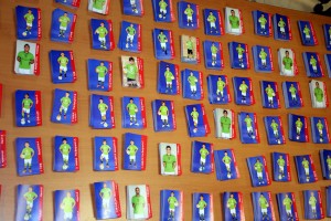 Varios cromos de los jugadores del club