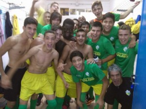 10255719_289195507949938_435221302706615564_n