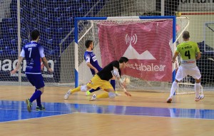 Acción del segundo gol del Palma Futsal