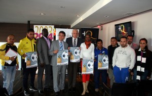 Imagen de la presentacio del torneo con los delegados de todos los equipos participantes