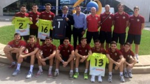 9906ae96b108b6f6c317660598a8f077_L