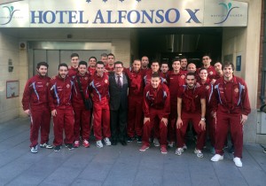 El Palma Futsal a las puertas del hotel en Ciudad Real 1