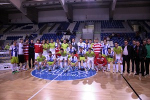 Palma Futsal y Montesinos Jumilla posan con los trofeos del Air Europa - Ciutat de Palma 2