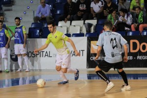 Joselito se marcha de Cancio, jugador del Uruguay