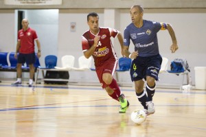 Vadillo en una acción del partido ante ElPozo