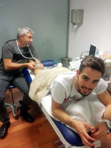 Chicho se somete al tratamiento con células madre con el doctor Miquel Mas 2