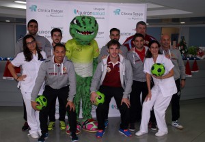 El Palma Futsal con las enfermeras del hospital Quirónsalud Palmaplanas