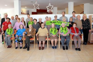 El Palma Futsal visita la Residencia de Llevant 1