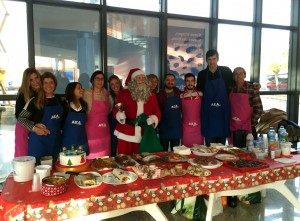 Joselito y varios de los participantes en el desayuno solidario