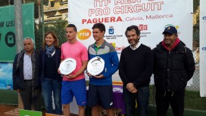 Campeones dobles ITF MENS PAGUERA I y autoridades