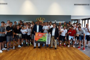 las-plantillas-del-rcd-mallorca-y-el-palma-futsal-con-sus-respectivos-abonos