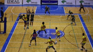 19-11-16_defensa_de_unicaja_sobre_raul_munoz