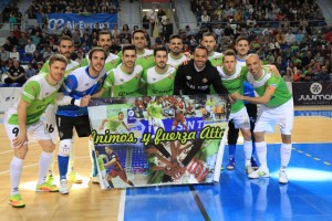 Attos agradecido a sus compañeros