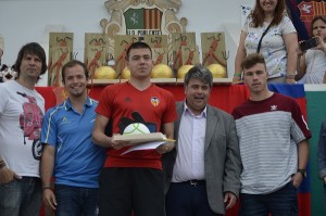 D. Guillem Crespí (Concejal de deportes de Sa Pobla), D. Carles Cladera (Coordinador General Entre Porteros), Guillermo Tarazona (mejor portero