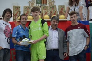 D. Guillem Crespí (Concejal de deportes de Sa Pobla), D. Carles Cladera (Coordinador General Entre Porteros), Miles Preston (mejor portero Sub-1