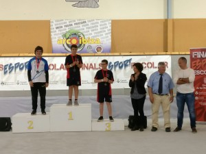 PODIUM INFANTIL MASCULINO