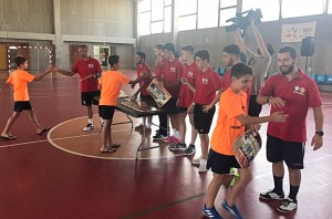 Vadillo entrega los diplomas a los niños del campus de Palma (2)