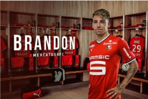 brandon-posa-con-la-camiseta-del-rennes-rennes