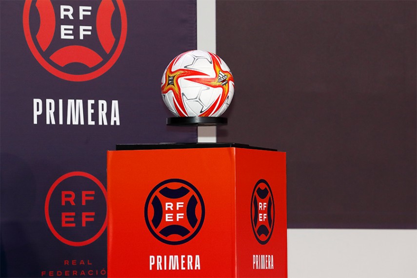 La Real Federación Española de Fútbol el balón Conext RFEF de adidas | FFIB | Sports de Sports de ca Nostra