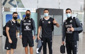thumbnail_Eloy Rojas, Mancuso, Cainan y Tomaz posando en el aeropuerto antes de viajar a Tudela