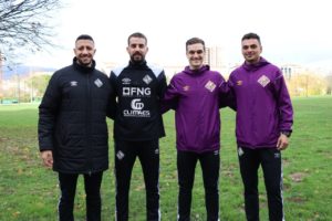 thumbnail_Cainan, Fabio, Pope y Mancuso posan juntos en las afueras del hotel de Pamplona (1)