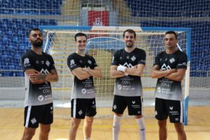 Nunes-Pope-Fabio-y-Mancuso-posan-sobre-el-parqué-de-Son-Moix-1