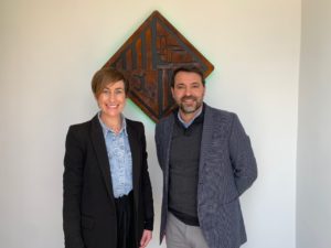 thumbnail_Maria Mayans y José Tirado en la sede del Palma Futsal y de la Fundació Miquel Jaume