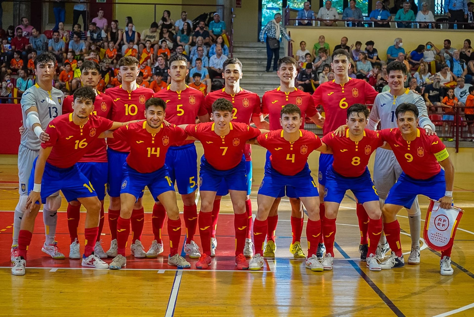 modo Moretón Generacion FÚTBOL SALA SUB-19 | España devuelve el golpe a Italia con una gran  victoria (6-3) Video Resumen | Fútbol | Sports de ca Nostra | Sports de ca  Nostra