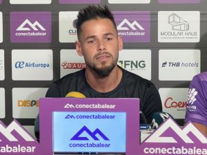 Marlon-en-la-rueda-de-prensa-previa-al-partido-contra-Jaén-Paraíso-Interior