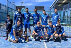 thumbnail_La plantilla del Mallorca Palma Futsal posa en las instalaciones del Palma Pádel