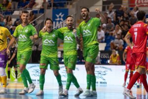 thumbnail_Varios jugadores del Mallorca Palma Futsal celebran un gol en Son Moix