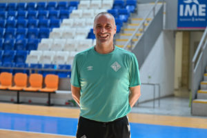 Antonio-Vadillo-posa-en-Son-Moix-1024x681