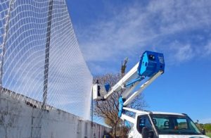 Instal·lació xarxa camp de futbol Sant Jordi (01)