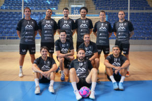 La-plantilla-del-Illes-Balears-Palma-Futsal-posa-en-Son-Moix-1