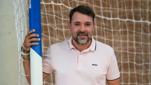 jose-tirado-pose-poliesportiu-galatzo-e1759161858932