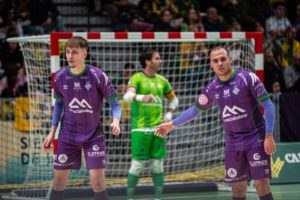 thumbnail_Adrián López, en su debut en Primera División