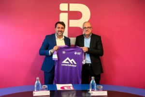 thumbnail_José Tirado y Josep Maria Codony sellan el acuerdo entre la Fundació e IB3