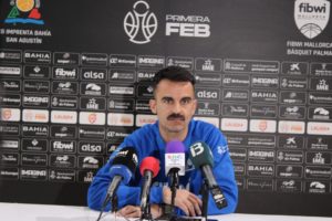 Rubn_Escalas_en_rueda_de_prensa