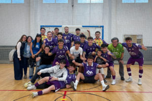 El-filial-celebra-la-clasificación-junto-a-los-familiares-desplazados