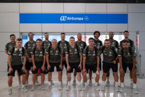 El Illes Balears Palma Futsal posa en el aeropuerto de Palma
