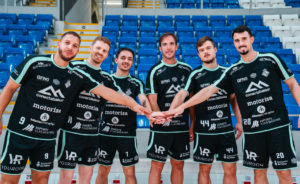 Charuto, Júlio Zanotto, David Peña, Carlos Barrón, Machado y Deivão posan en Son Moix